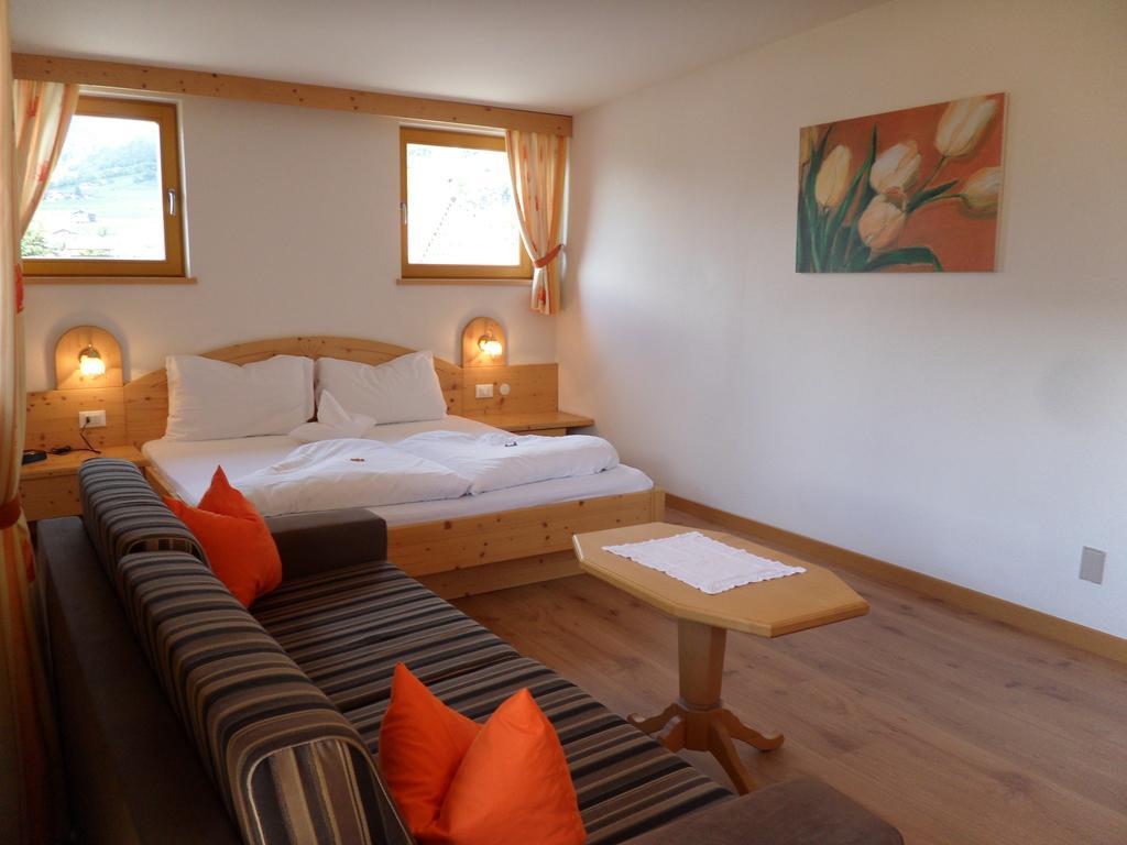 Hotel Fleuralp Cermes Δωμάτιο φωτογραφία
