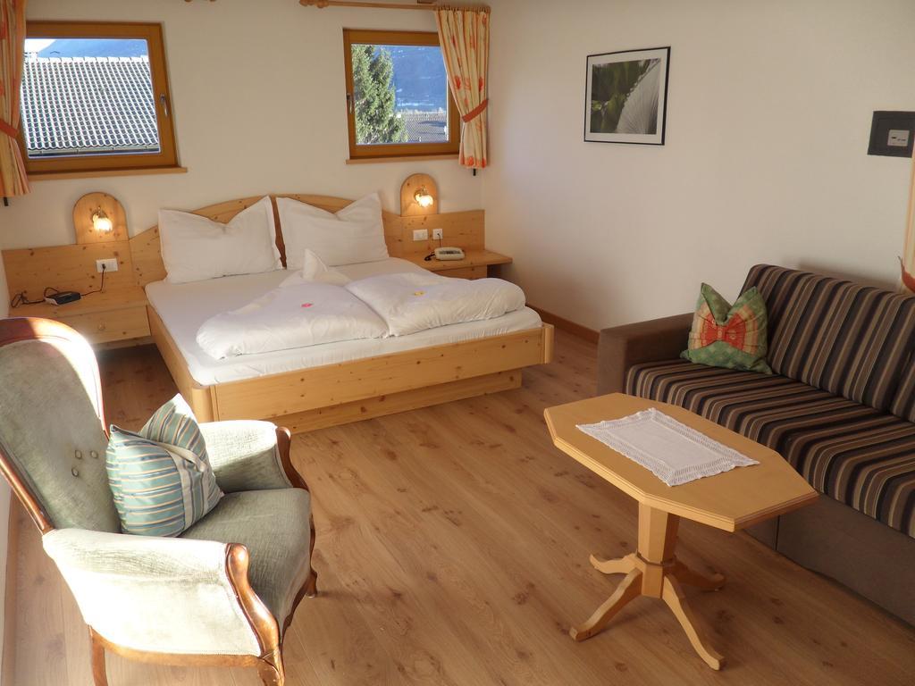 Hotel Fleuralp Cermes Δωμάτιο φωτογραφία
