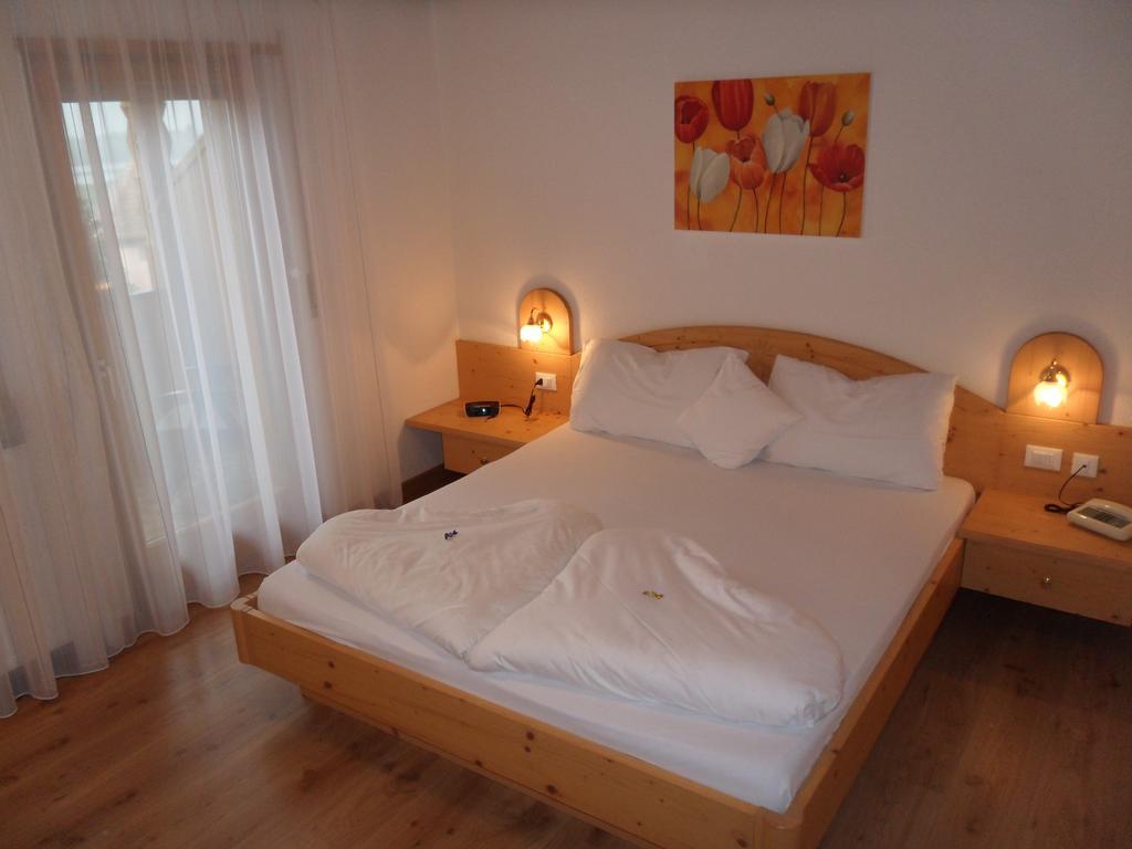 Hotel Fleuralp Cermes Δωμάτιο φωτογραφία
