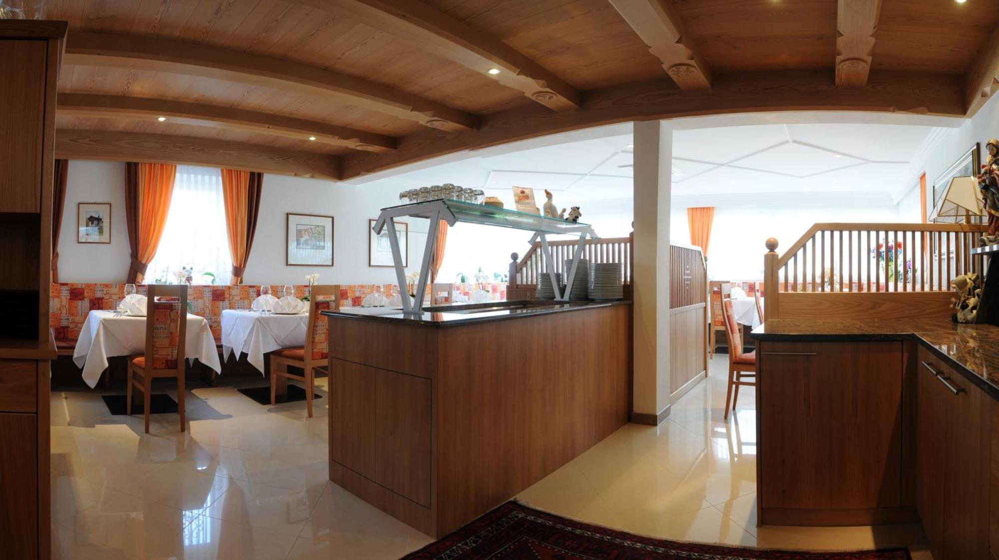 Hotel Fleuralp Cermes Εξωτερικό φωτογραφία
